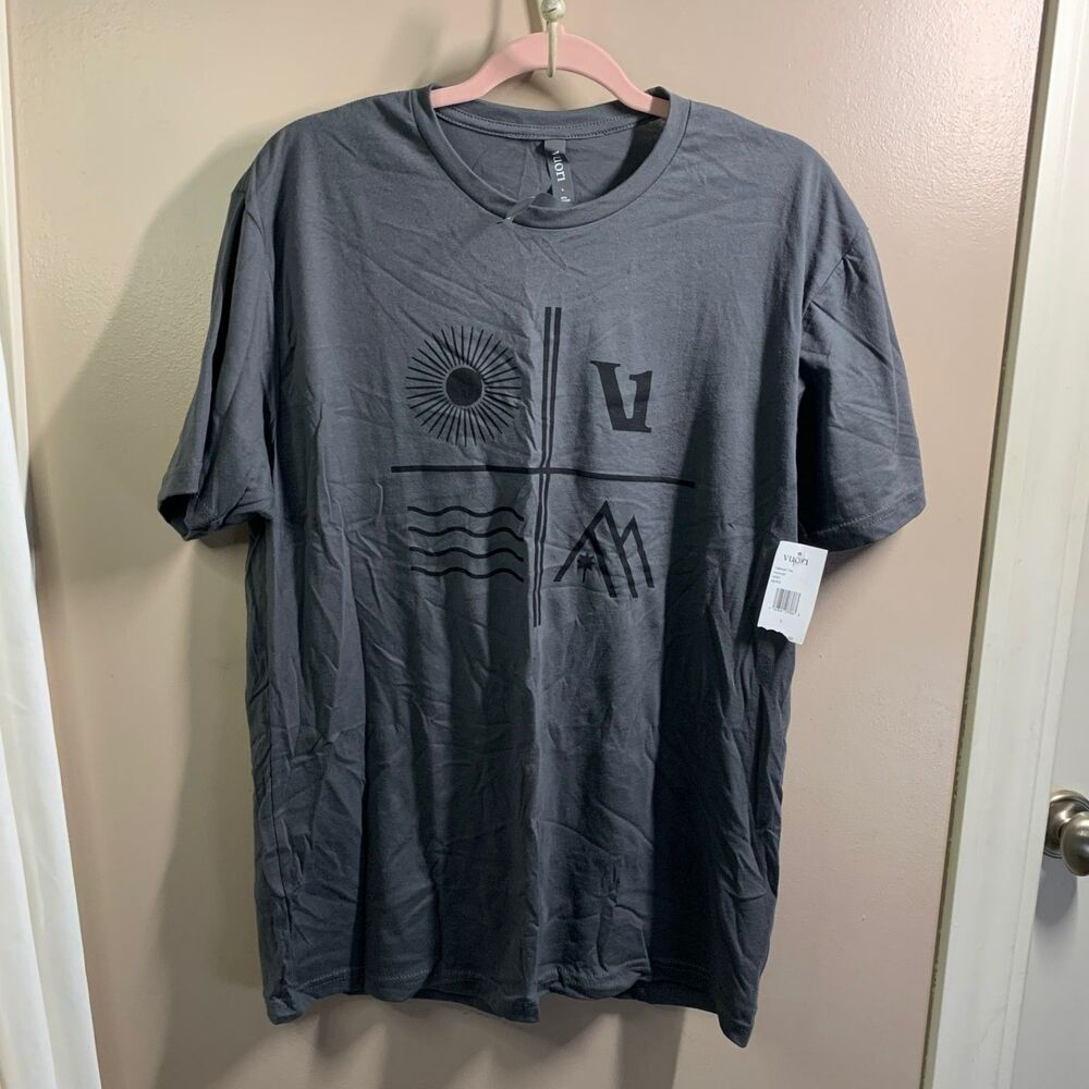 NWT Men's Vuori Charcoal Gray Talisman Graphic Short Sleeve Tee Size Large